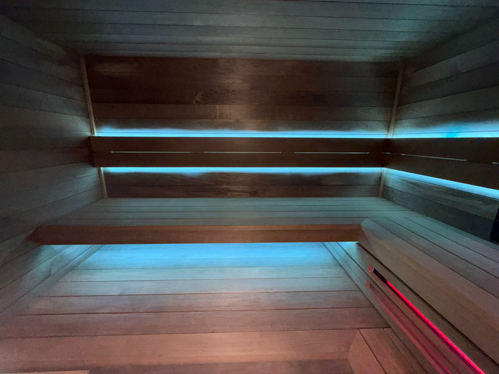 Kombinovaná sauna Gold Dark Atyp Litoměřice Kombinovaná sauna Gold Dark Atyp Litoměřice