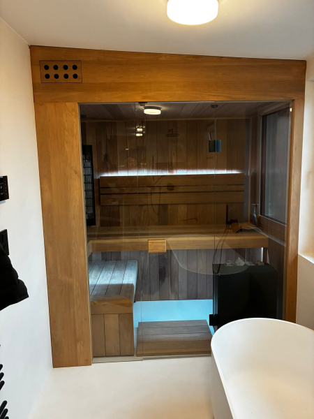 Presklená sauna