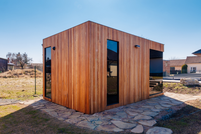 Vonkajšia sauna, Atyp Hlízov Vonkajšia sauna, Atyp Hlízov