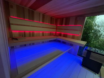 Vonkajšia sauna s odpočivárňou