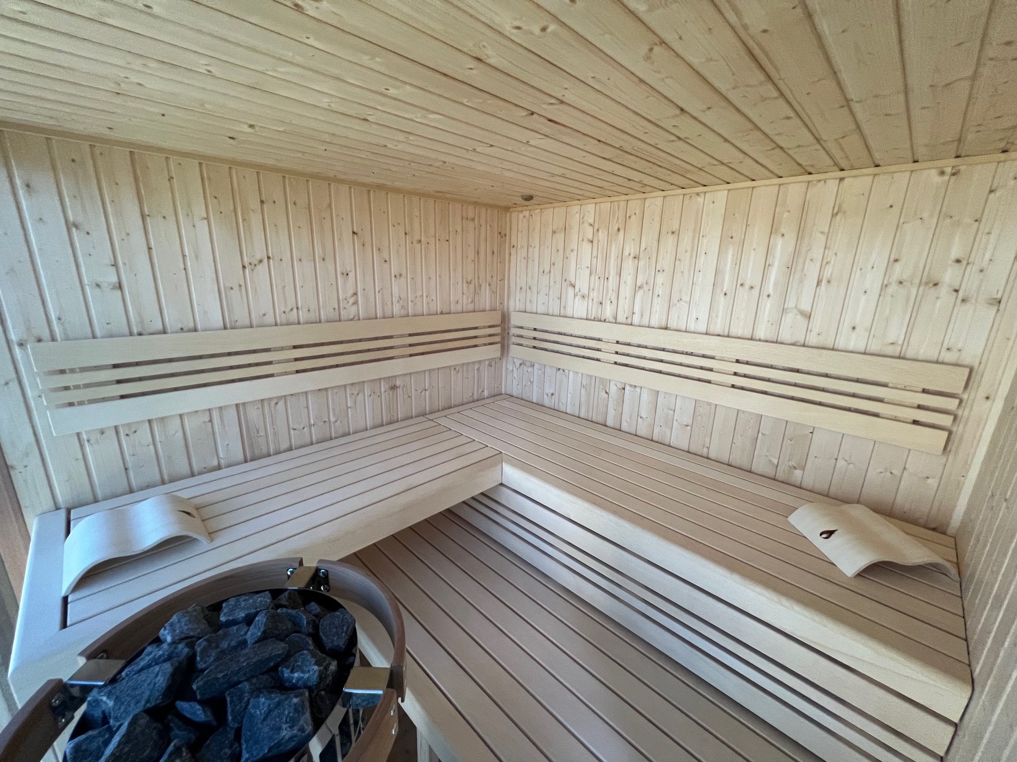 Vonkajšia sauna so sprchou a odpočivárňou